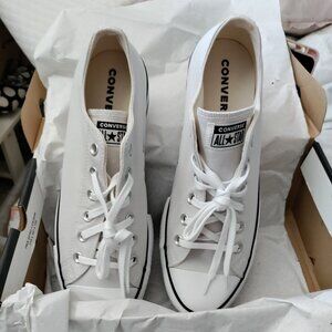NIB Chuck Taylor All Star Lift Platform Canvas size 11